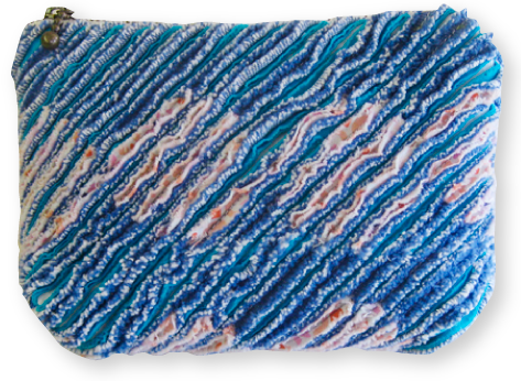 スラッシュキルトのポーチ