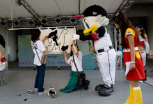 �ЂƂ��t���b�O�ɖD���t���Ă����܂�